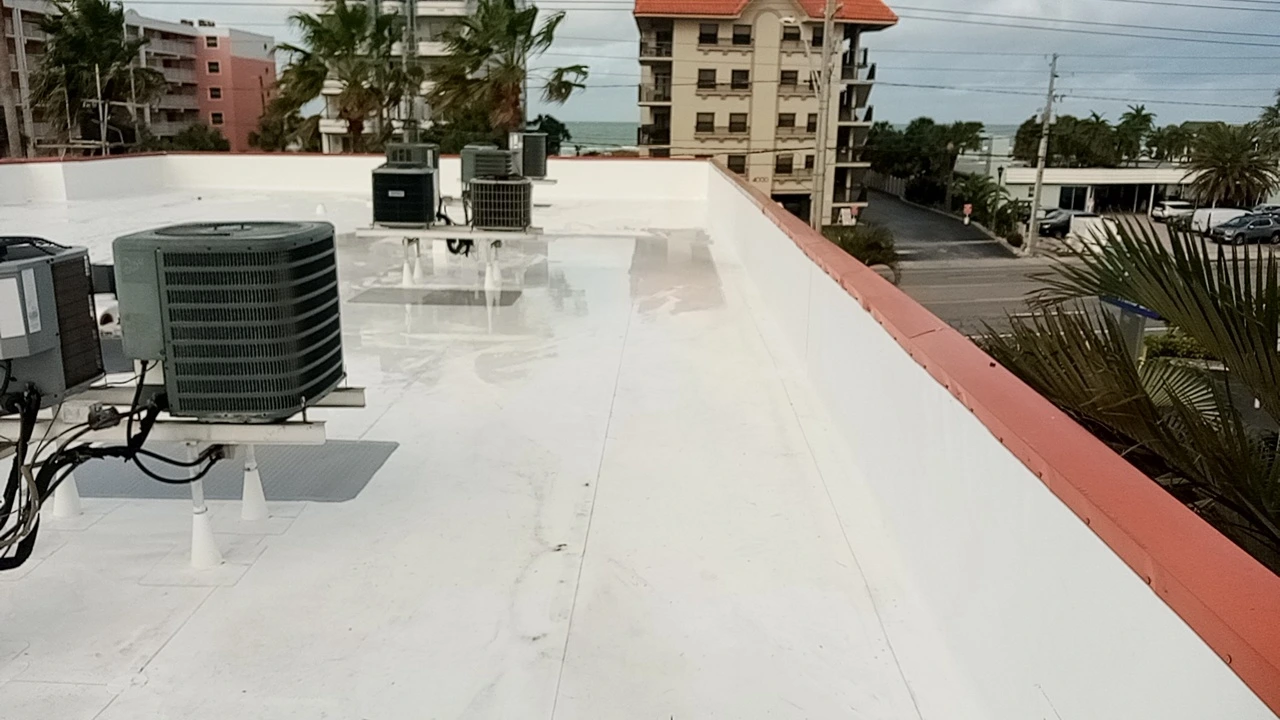 Commercial Flat Roof Maintenance in Sun Harbor